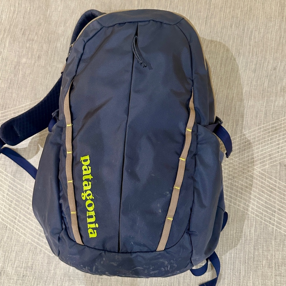 Patagonia Refugio 26L Backpack / Daypack - Navy & Yellow